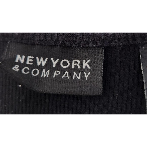 NEW YORK &CO.  Black Top size L - Picture 3 of 7